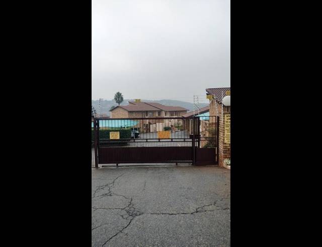 2 BEDROOM TOWNHOUSE FOR SALE IN RANGE VIEW